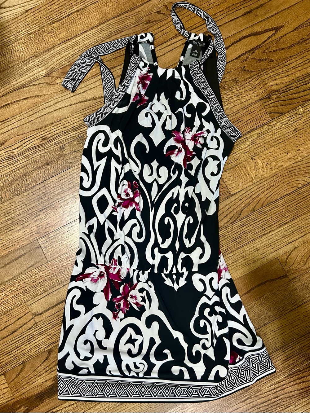 Sleeveless Black & White Floral Print Halter Dress